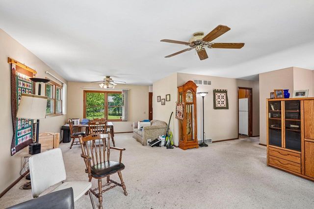 6902 Donna Drive, Middleton, WI 53562