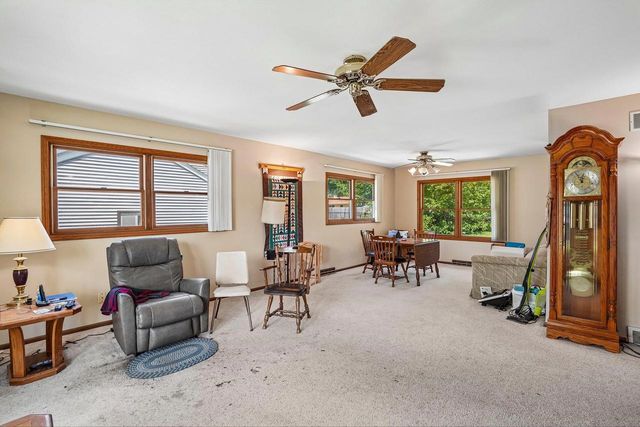 6902 Donna Drive, Middleton, WI 53562