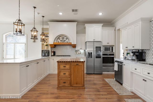 105 Woodbine Drive, Lafayette, LA 70503