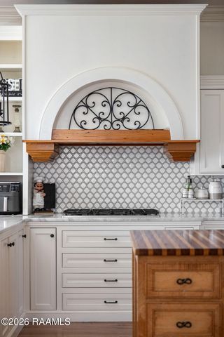 105 Woodbine Drive, Lafayette, LA 70503