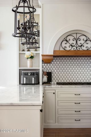 105 Woodbine Drive, Lafayette, LA 70503