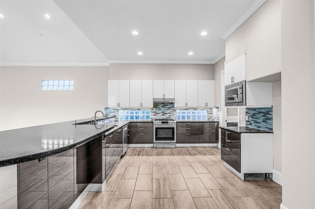 25718 Muirfield Bend Court, Spring, TX 77389