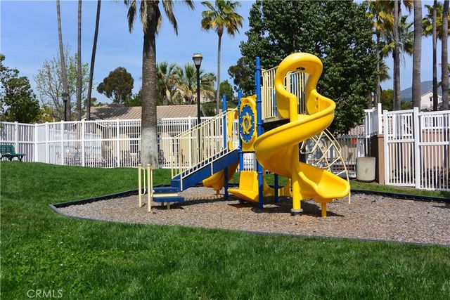 28496 Klondike Dr, Lake Forest, CA 92679
