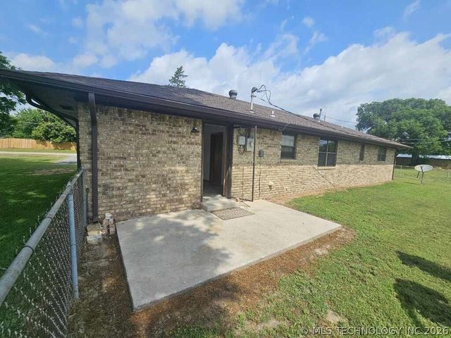 206 N Grand Avenue, Mannsville, OK 73447