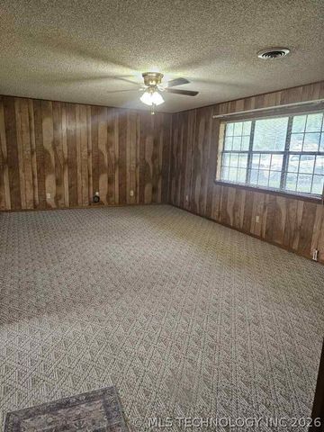 206 N Grand Avenue, Mannsville, OK 73447