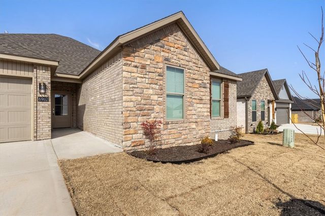 6902 SW Orange Avenue, Bentonville, AR 72713
