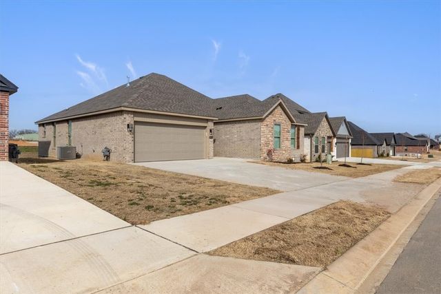 6902 SW Orange Avenue, Bentonville, AR 72713