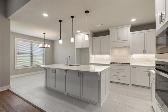 6902 SW Orange Avenue, Bentonville, AR 72713