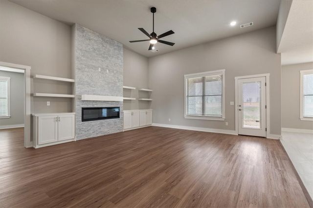 6902 SW Orange Avenue, Bentonville, AR 72713