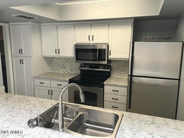 6900 E Gold Dust Avenue Unit 117, Paradise Valley, AZ 85253