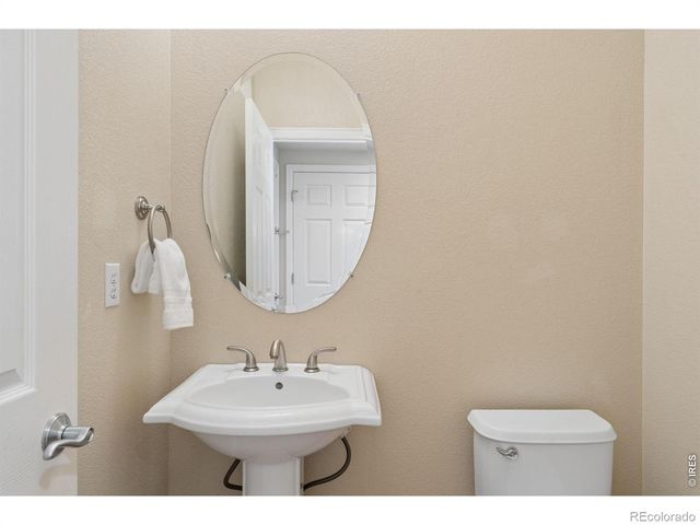 2205 Creekside Drive, Longmont, CO 80504
