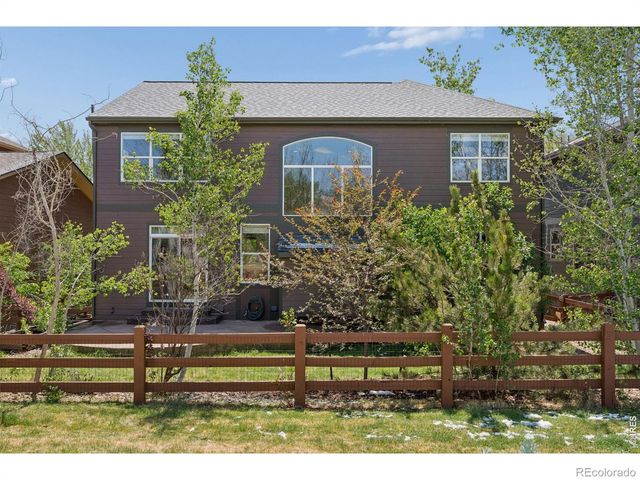 2205 Creekside Drive, Longmont, CO 80504