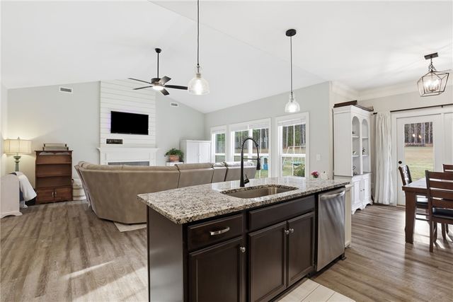 127 W Stewart Street, Pelzer, SC 29669