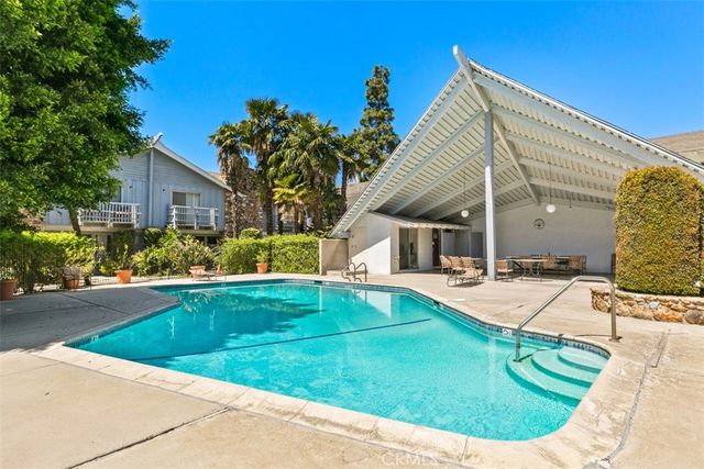 307 N Acacia A, Fullerton, CA 92831