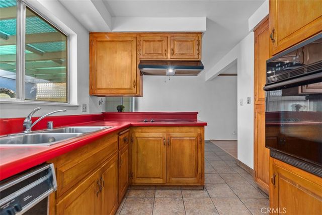 307 N Acacia A, Fullerton, CA 92831