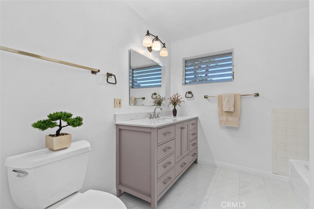 307 N Acacia A, Fullerton, CA 92831