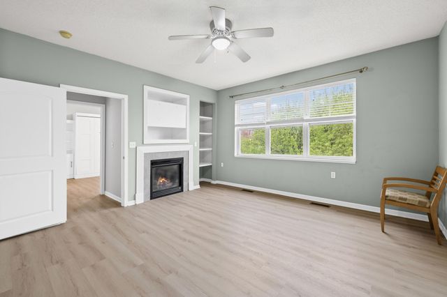 10075 City Walk Drive 104, Woodbury, MN 55129