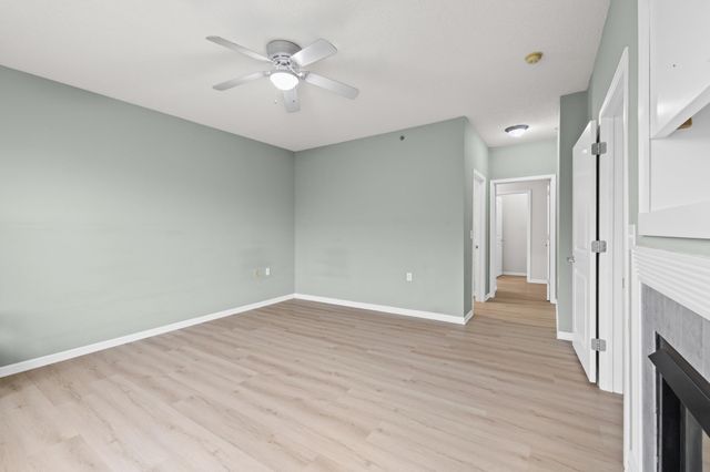 10075 City Walk Drive 104, Woodbury, MN 55129