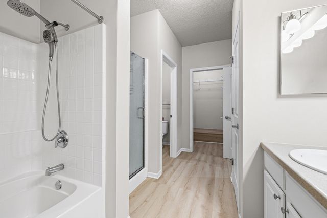 10075 City Walk Drive 104, Woodbury, MN 55129