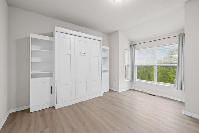 10075 City Walk Drive 104, Woodbury, MN 55129