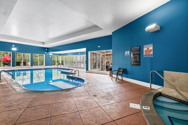 10075 City Walk Drive 104, Woodbury, MN 55129