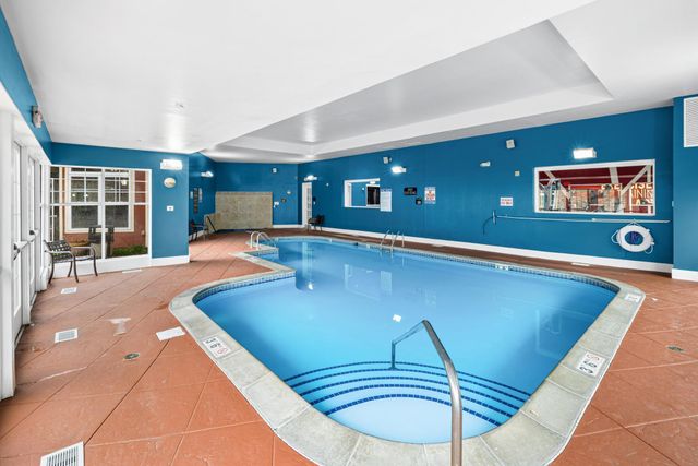 10075 City Walk Drive 104, Woodbury, MN 55129