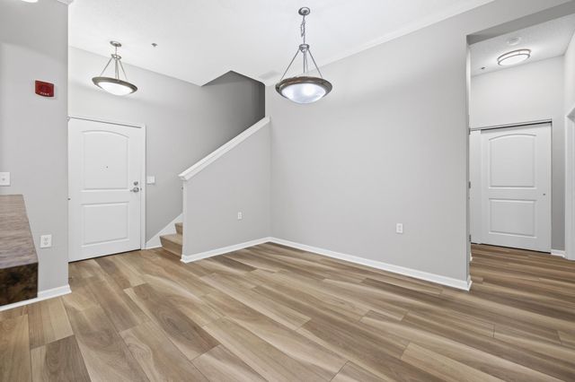 10075 City Walk Drive 104, Woodbury, MN 55129
