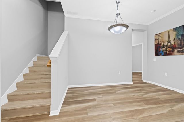 10075 City Walk Drive 104, Woodbury, MN 55129