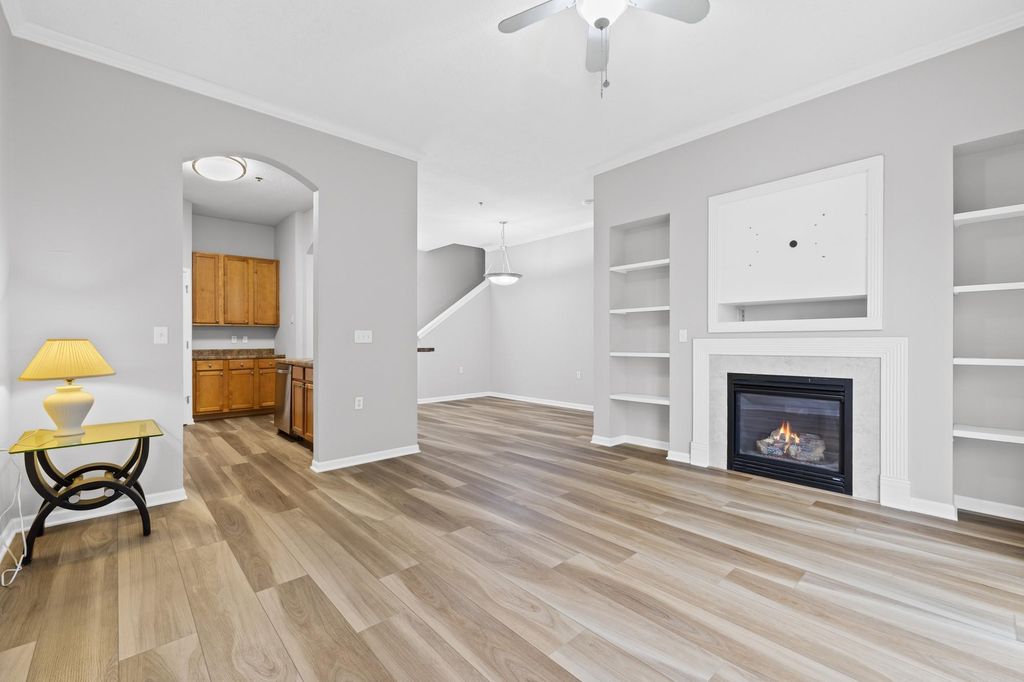 10075 City Walk Drive 104, Woodbury, MN 55129 — photo 2