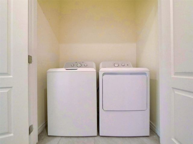 1289 YELLOW FINCH DRIVE, Davenport, FL 33837