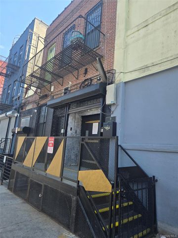 18 Herkimer Place 2nd Floor, Brooklyn, NY 11216