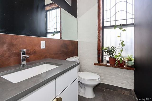 18 Herkimer Place 2nd Floor, Brooklyn, NY 11216