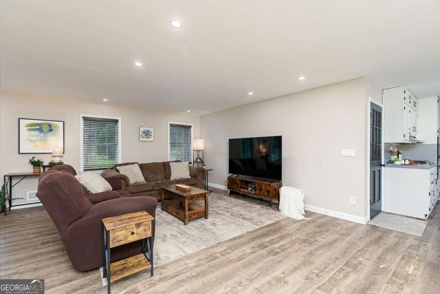 3548 Nowlin Road NW, Kennesaw, GA 30144