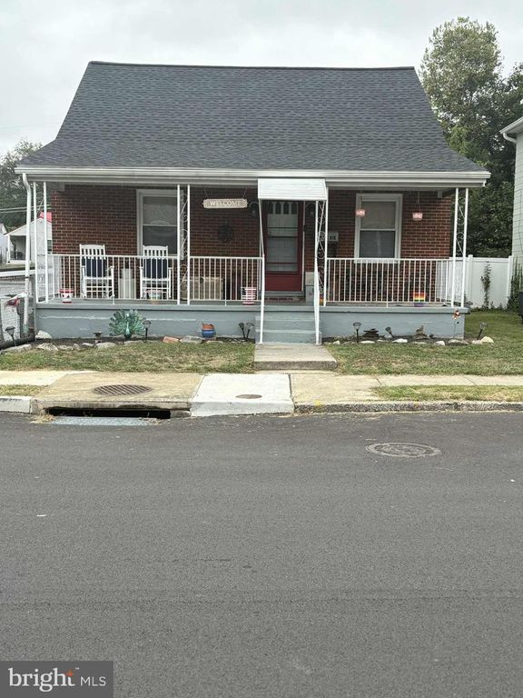 618 CHESTNUT ST, Hagerstown, MD 21740