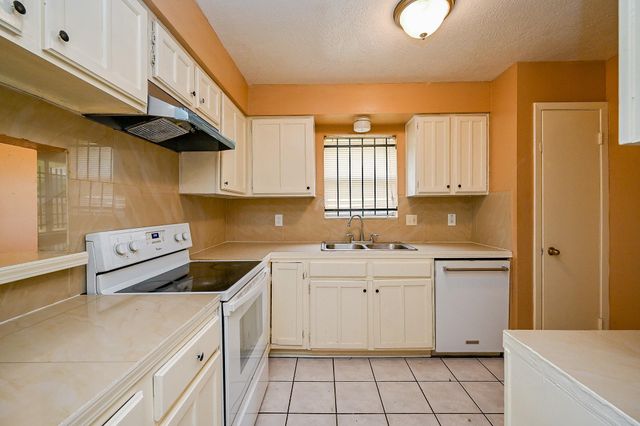 2667 Grand Canyon Drive, Houston, TX 77067