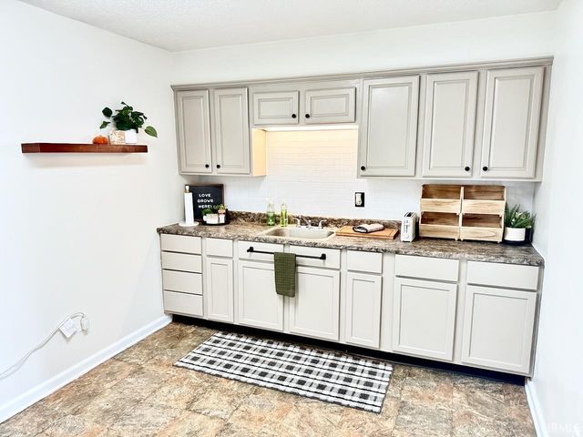 9204 E Miller Street, Selma, IN 47383