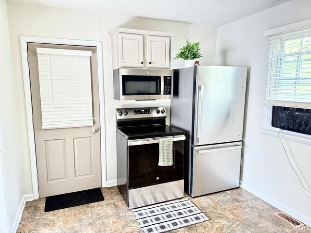 9204 E Miller Street, Selma, IN 47383