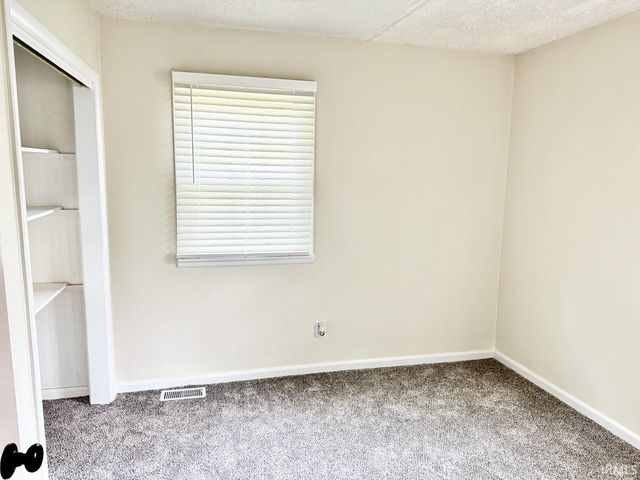 9204 E Miller Street, Selma, IN 47383