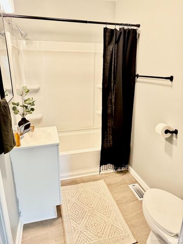 9204 E Miller Street, Selma, IN 47383