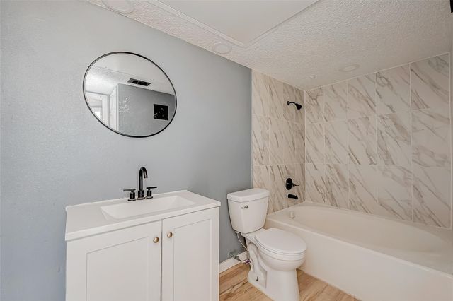 2830 S Bartell Drive 311, Houston, TX 77054