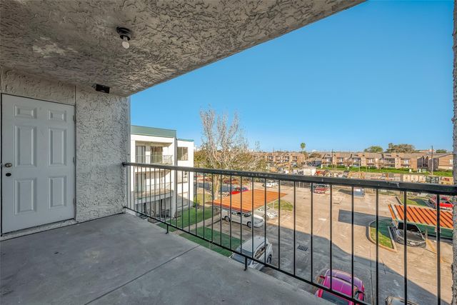 2830 S Bartell Drive 311, Houston, TX 77054