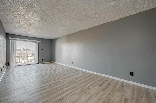 2830 S Bartell Drive 311, Houston, TX 77054