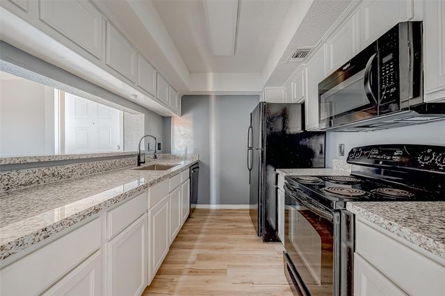 2830 S Bartell Drive 311, Houston, TX 77054