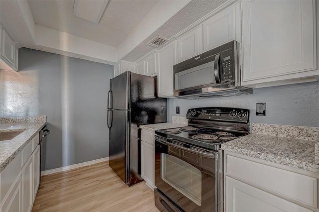 2830 S Bartell Drive 311, Houston, TX 77054