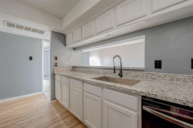 2830 S Bartell Drive 311, Houston, TX 77054