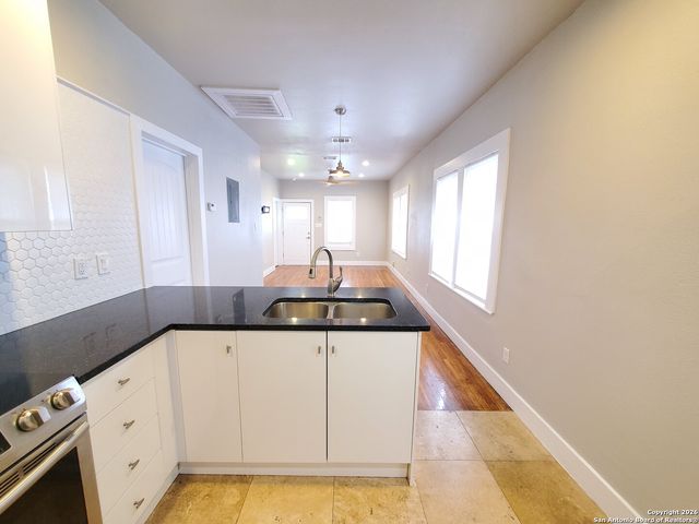 1207 Hays St Unit A, San Antonio, TX 78202