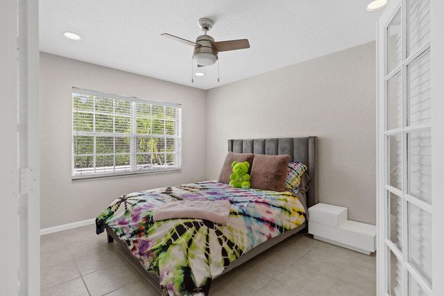 8050 Aberdeen Drive 202, Boynton Beach, FL 33472
