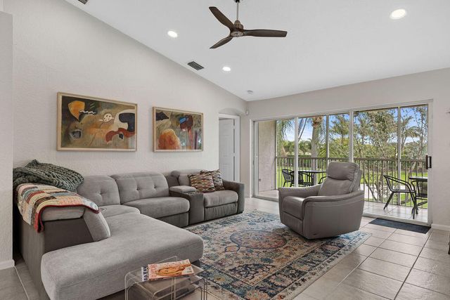8050 Aberdeen Drive 202, Boynton Beach, FL 33472
