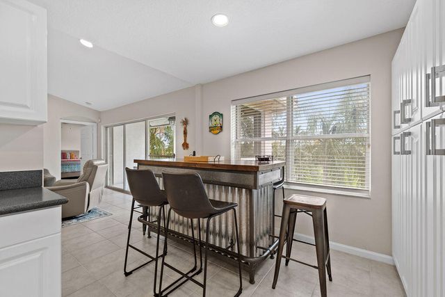 8050 Aberdeen Drive 202, Boynton Beach, FL 33472
