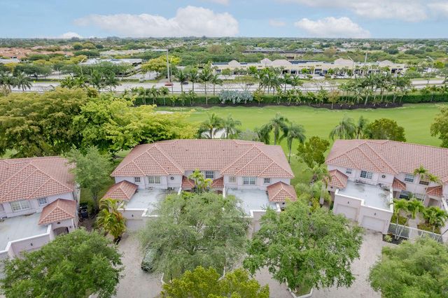8050 Aberdeen Drive 202, Boynton Beach, FL 33472